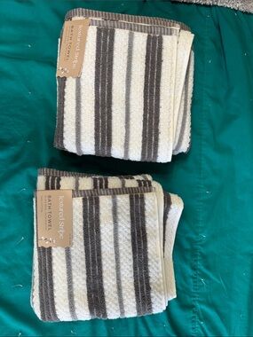 Textured Stripe Bath Towels - Cream and Gray (Set of 2)